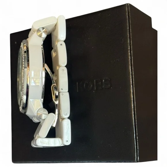 Michael Kors MK-5391 White Ceramic Chronograph Women’s Watch Crystal Bezel - Picture 7 of 11